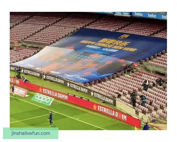 国米球迷看台拉横幅力挺巴斯托尼昂首前行兄弟并肩共渡风雨守护荣耀之路